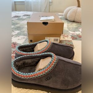 NWT Women’s UGG Tasman slippers
